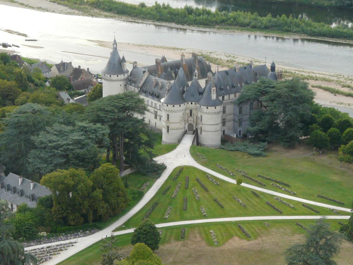 Les Hirondelles Bed & Breakfast Onzain Exterior photo